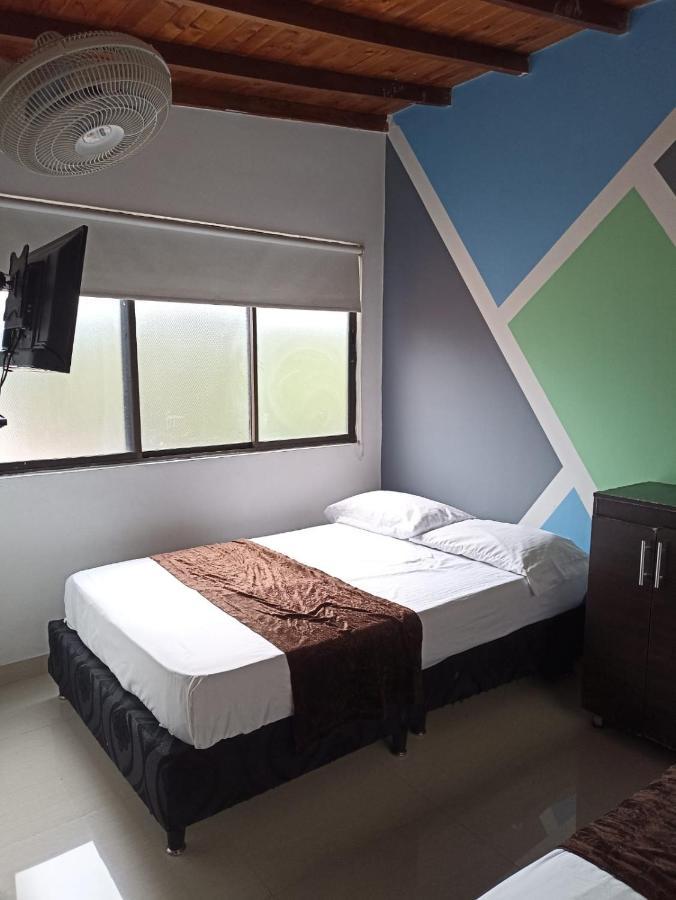 33 Hotel Bulerias Medellín Extérieur photo