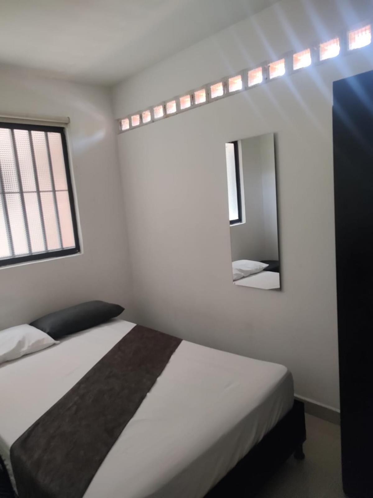 33 Hotel Bulerias Medellín Extérieur photo